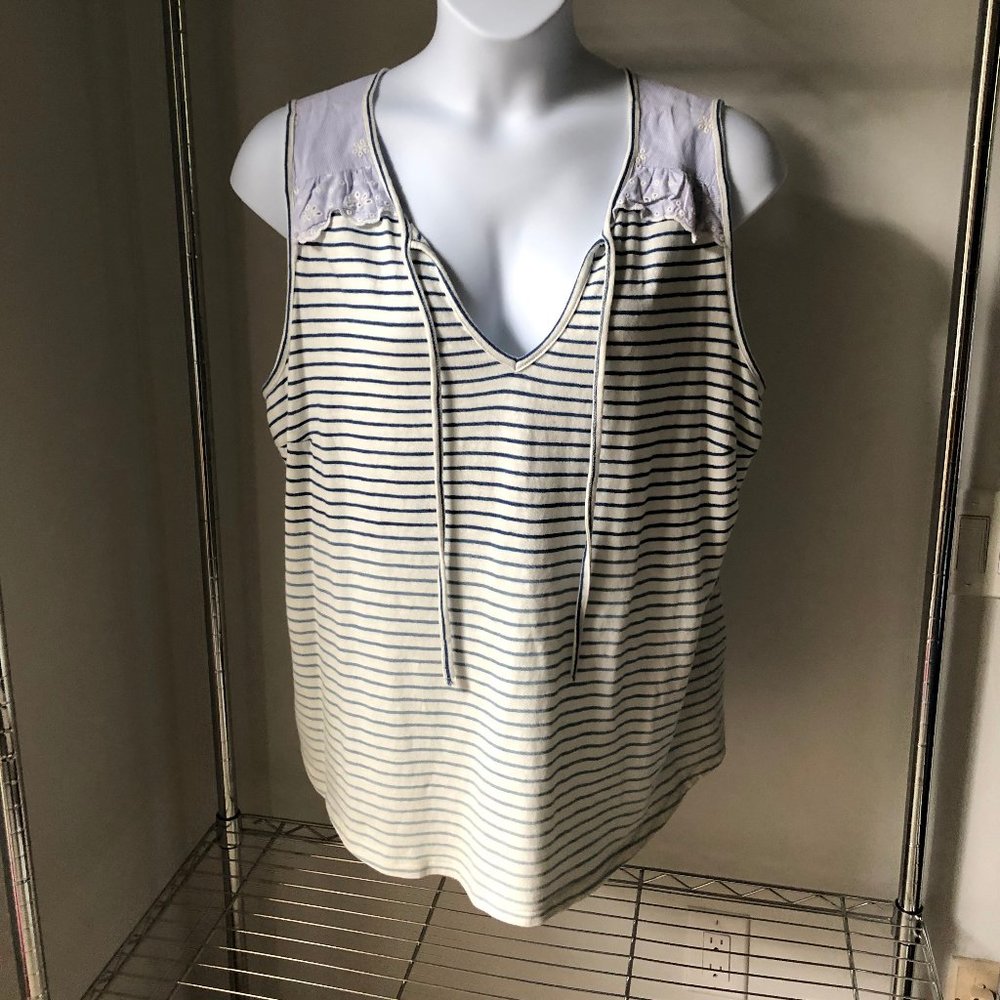 Sleeveless mixed pattern eyelet blouse 2x NWT